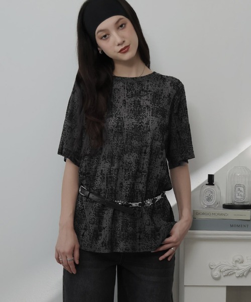 Ulysses(ユリシス)の「フロッキー加工モノクロデザインTシャツ(Tシャツ/カットソー・レディース・ブラック/ダークグレー/ホワイト・F)」の9枚目の写真