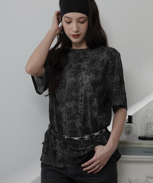 Ulysses(ユリシス)の「フロッキー加工モノクロデザインTシャツ(Tシャツ/カットソー・レディース・ブラック/ダークグレー/ホワイト・F)」の11枚目の写真