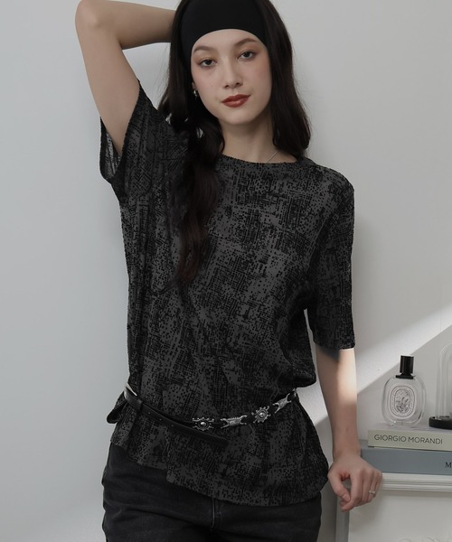 Ulysses(ユリシス)の「フロッキー加工モノクロデザインTシャツ(Tシャツ/カットソー・レディース・ブラック/ダークグレー/ホワイト・F)」の12枚目の写真