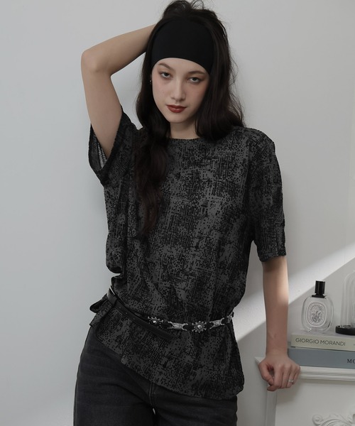 Ulysses(ユリシス)の「フロッキー加工モノクロデザインTシャツ(Tシャツ/カットソー・レディース・ブラック/ダークグレー/ホワイト・F)」の13枚目の写真