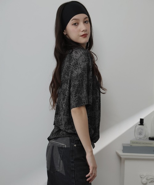 Ulysses(ユリシス)の「フロッキー加工モノクロデザインTシャツ(Tシャツ/カットソー・レディース・ブラック/ダークグレー/ホワイト・F)」の17枚目の写真