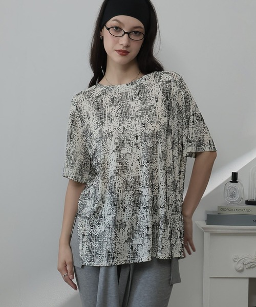 Ulysses(ユリシス)の「フロッキー加工モノクロデザインTシャツ(Tシャツ/カットソー・レディース・ブラック/ダークグレー/ホワイト・F)」の22枚目の写真