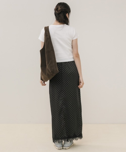 HEILIS（ヘイリス）の「サテンレースナロースカート/サテンスカート ナロースカート レーススカート ロングスカート Iラインスカート 光沢スカート 韓国ファッション きれいめ カジュアル 春服 夏服 秋服 ブラック ブラウン（スカート・レディース・ブラック系その他・FREE）」の11枚目の写真