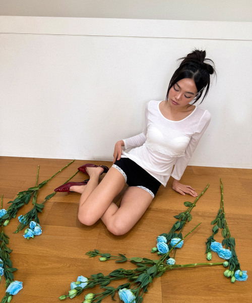 VINAJ(ビナジェイ)の「レースレイヤード7部ロングスリーブTシャツカバーアップ(ホワイト)(Tシャツ/カットソー・レディース・その他・FREE)」の4枚目の写真