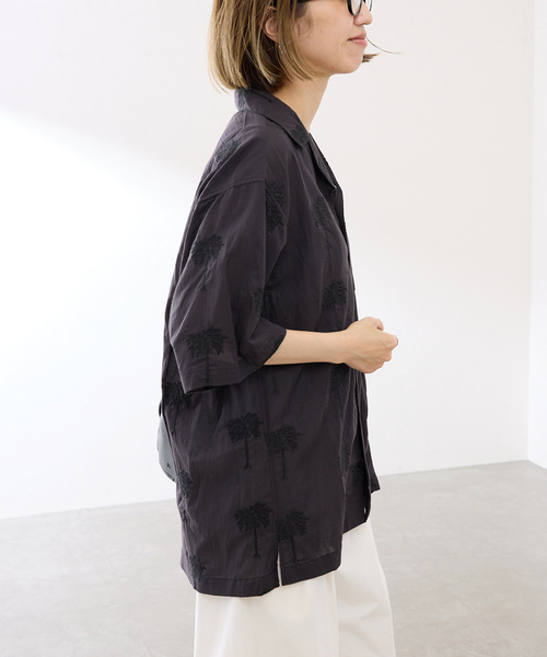 FRAMeWORK（フレームワーク）の「COUTURE DADAM/クチュールドアダム parm tree embroidery シャツ（シャツ/ブラウス・レディース・ブラック/ホワイト系その他・FREE）」の8枚目の写真
