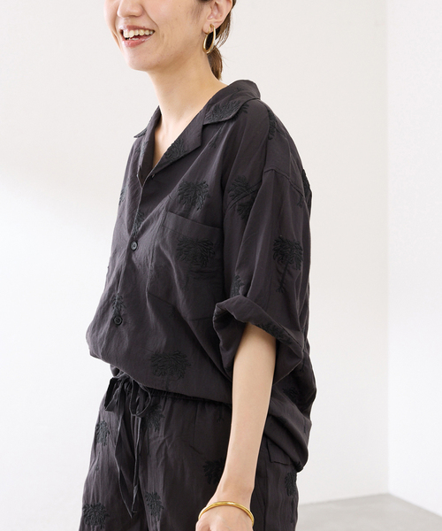 FRAMeWORK（フレームワーク）の「COUTURE DADAM/クチュールドアダム parm tree embroidery シャツ（シャツ/ブラウス・レディース・ブラック/ホワイト系その他・FREE）」の19枚目の写真