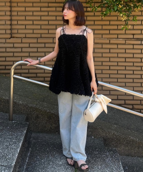 MELSOI.(メルソイ)の「ランダムパールデコレーションデニムパンツ(デニムパンツ・レディース・ライトブルー・M/S)」の3枚目の写真