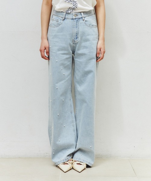 MELSOI.(メルソイ)の「ランダムパールデコレーションデニムパンツ(デニムパンツ・レディース・ライトブルー・M/S)」の12枚目の写真