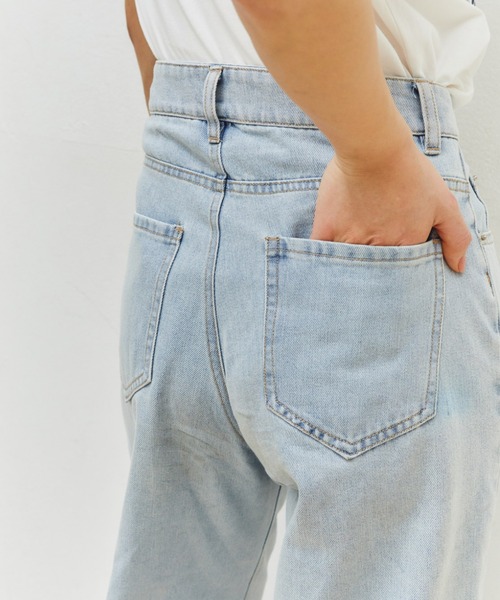 MELSOI.(メルソイ)の「ランダムパールデコレーションデニムパンツ(デニムパンツ・レディース・ライトブルー・M/S)」の21枚目の写真