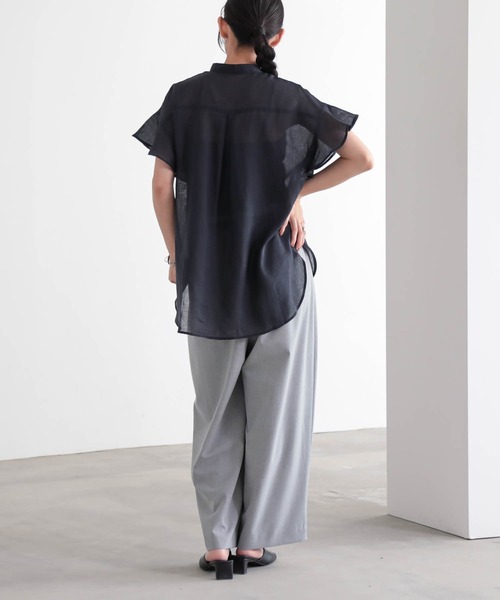 for/c(フォーシー)の「麻混シアーバンドカラーシャツ【サスティナブル】(シャツ/ブラウス・レディース・ネイビー/オフホワイト・L/M)」の16枚目の写真