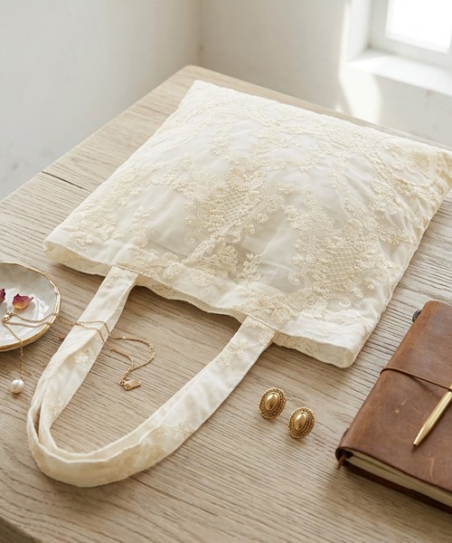 IRADOWL（アイラドール）の「刺繍レースシアートートバッグ（トートバッグ・レディース・ホワイト・FREE）」の3枚目の写真