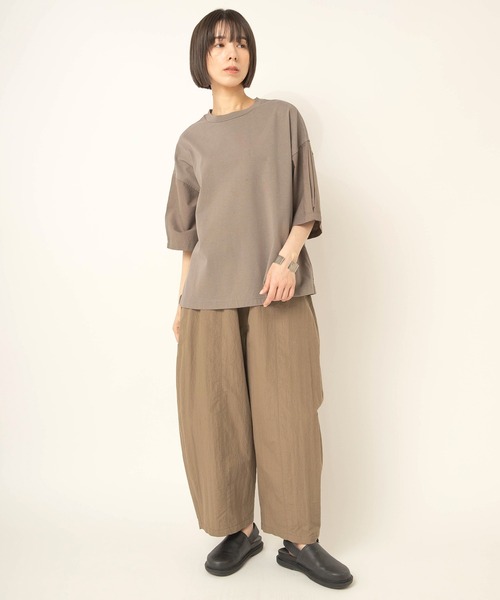 RNA-N(アールエヌエーエヌ)の「M2717 布帛コンビスクエアプルオーバー(Tシャツ/カットソー・レディース・グレー/テラコッタ/ブラック・FREE)」の17枚目の写真