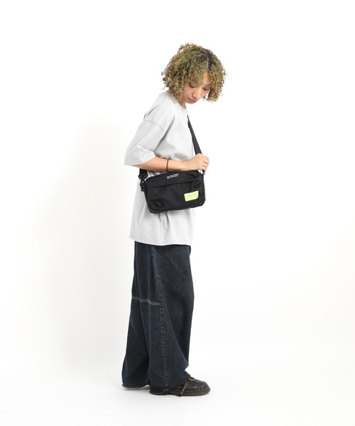Manhattan Portage（マンハッタンポーテージ）の「JOGGER (L) JPN FZC VER 2 CORDURAGRINZA IRONWOOD（ショルダーバッグ・メンズ・ブラック・X-SMALL）」の2枚目の写真