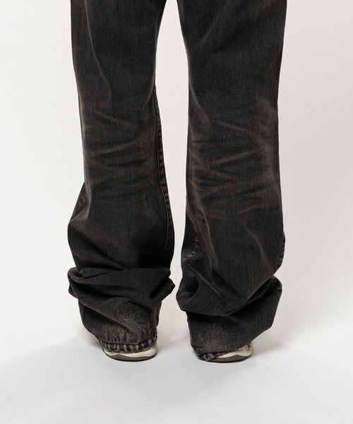 Maison MIHARA YASUHIRO(メゾンミハラヤスヒロ)の「Flared Denim Pants(デニムパンツ・メンズ・ライトブルー/インディゴブルー/ブラック・46/44)」の22枚目の写真
