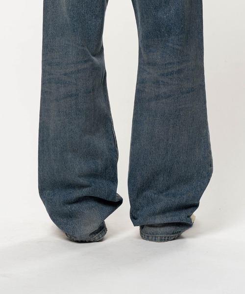 Maison MIHARA YASUHIRO(メゾンミハラヤスヒロ)の「Flared Denim Pants(デニムパンツ・メンズ・ライトブルー/インディゴブルー/ブラック・46/44)」の16枚目の写真
