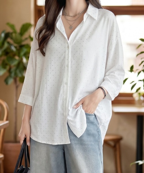 umune(ウムネ)の「ラインストーンシアーシャツ 長袖 オーバーサイズ ドット柄 レギュラーカラー 前開き 羽織り 透け感 軽やか きれいめ 大人カジュアル(シャツ/ブラウス・レディース・ブラウン/ブラック/オフホワイト・FREE)」の2枚目の写真