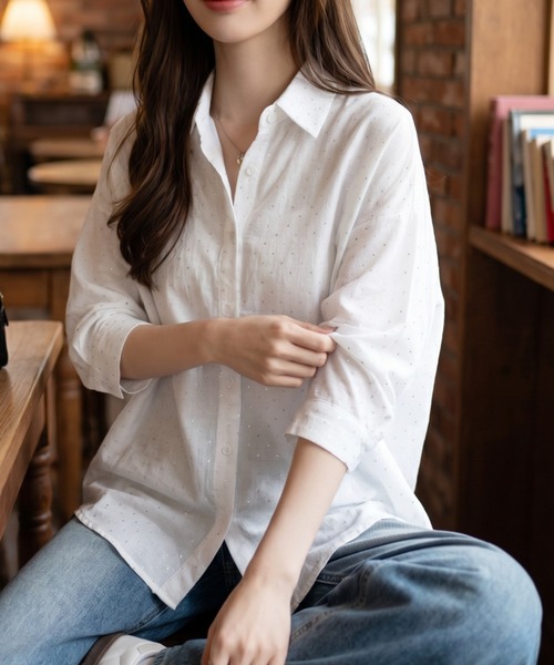 umune(ウムネ)の「ラインストーンシアーシャツ 長袖 オーバーサイズ ドット柄 レギュラーカラー 前開き 羽織り 透け感 軽やか きれいめ 大人カジュアル(シャツ/ブラウス・レディース・ブラウン/ブラック/オフホワイト・FREE)」の12枚目の写真