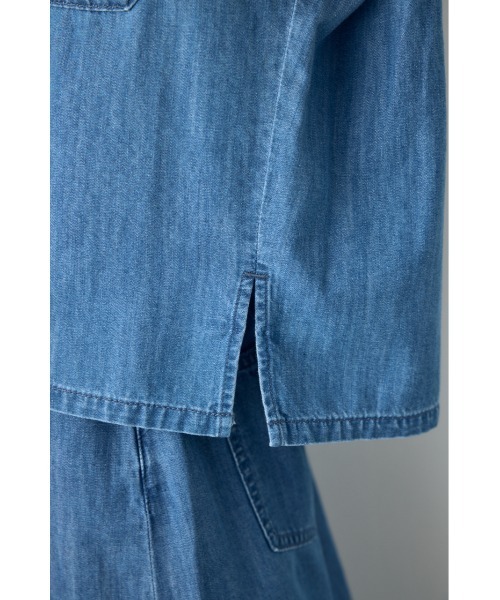 AZUL by moussy（アズールバイマウジー）の「【セットアップ対応】【身長/骨格別着用画像あり】ライトオンスデニムロールアップシャツ　半袖　春服　夏服　秋服（シャツ/ブラウス・レディース・ワンウォッシュ/オフホワイト/ブルー・SMALL/MEDIUM）」の19枚目の写真
