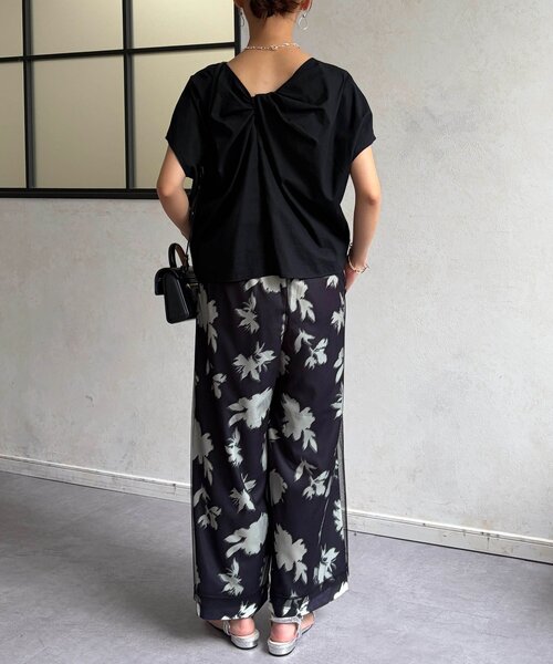 Chez toi(シェトワ)の「ぼかしフラワー×チュールレイヤーパンツ(その他パンツ・レディース・チャコールグレー/オフホワイト・FREE)」の4枚目の写真