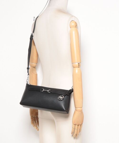 MICHAEL KORS(マイケルコース)の「CARSON コンバーチブル ポシェット ショルダー スモール(ショルダーバッグ・レディース・ブラック・FREE)」の6枚目の写真