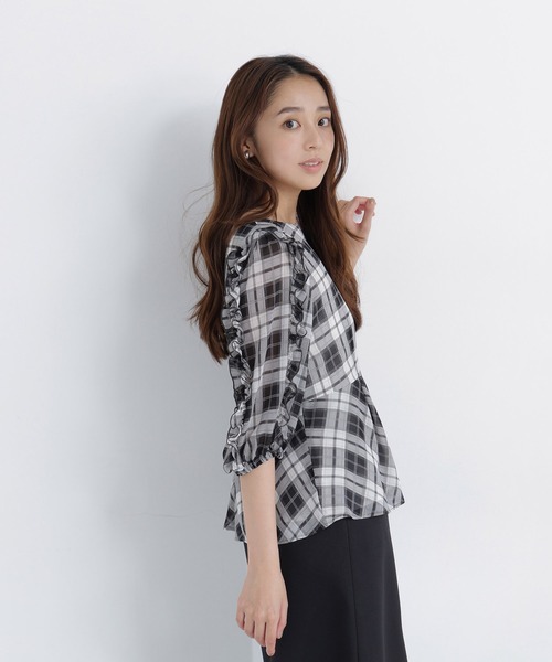 NATURAL BEAUTY BASIC(ナチュラルビューティーベーシック)の「オータムチェックペプラム(シャツ/ブラウス・レディース・ブラウン系その他/ブラック系その他2・フリ-)」の6枚目の写真