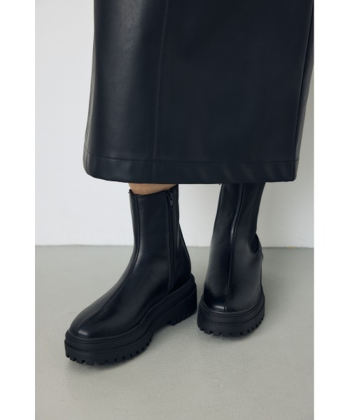 AZUL by moussy(アズールバイマウジー)の「【+6cmUP!】トラックソールサイドゴアブーツ 靴 秋服 冬服 シューズ(ブーツ・レディース・ブラック・LL/SMALL/MEDIUM/LARGE)」の2枚目の写真