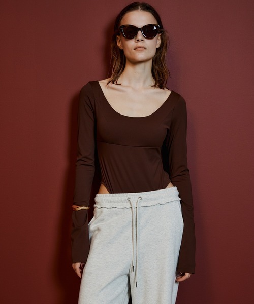MAISON SPECIAL(メゾンスペシャル)の「Open-Neck Bodysuit/オープンネックボディスーツ(Tシャツ/カットソー・レディース・ブラック/ブラウン/パープル・FREE)」の3枚目の写真