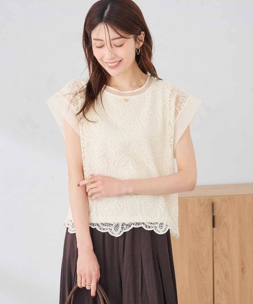 a.v.v(アーヴェヴェ)の「レース柄シアートップス(Tシャツ/カットソー・レディース・アイボリー/ブラック・39)」の4枚目の写真