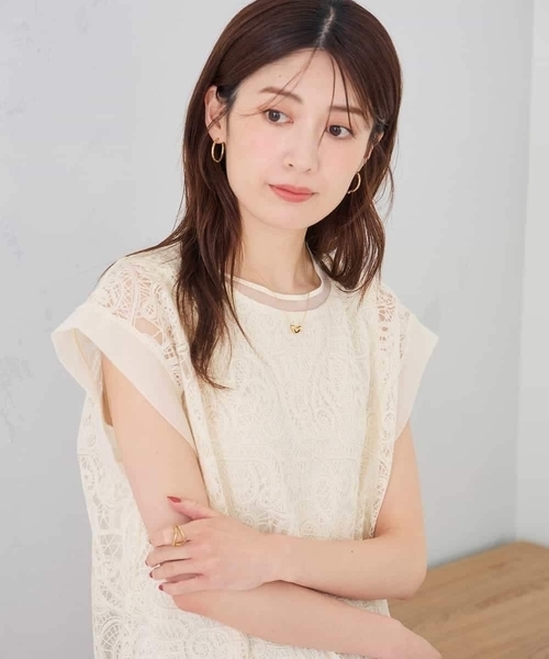 a.v.v(アーヴェヴェ)の「レース柄シアートップス(Tシャツ/カットソー・レディース・アイボリー/ブラック・39)」の13枚目の写真