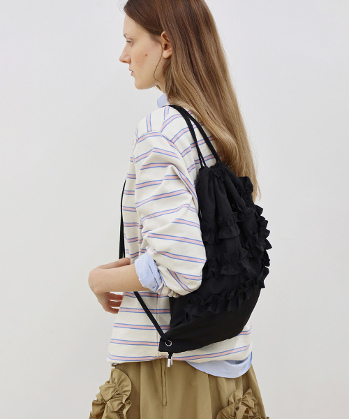 SINOON（シヌーン）の「Ruffle String Bag Ver.2 (Black)（ショルダーバッグ・レディース・ブラック・FREE）」の4枚目の写真