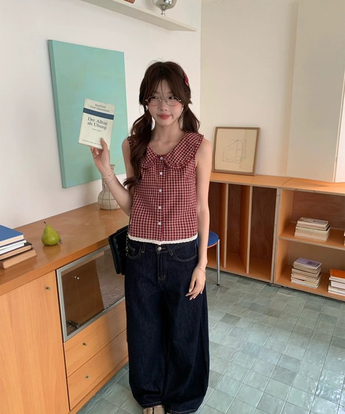 leune(ルネ)の「裾レース丸襟チェック柄ノースリーブブラウス(シャツ/ブラウス・レディース・ネイビー/レッド・FREE)」の4枚目の写真