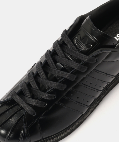 adidas Originals（アディダスオリジナルス）の「adidas Originals SUPERSTAR LUX KJ7482（スニーカー・メンズ・ブラック・28.5cm/26.5cm/26cm/28cm/27.5cm/27cm）」の5枚目の写真
