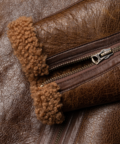 EDINBURGH CLUB（エディンバラクラブ）の「RAF Irvin flying jacket [BROWN]（ムートンコート・メンズ・ブラウン・MEDIUM/LARGE/X-LARGE）」の5枚目の写真