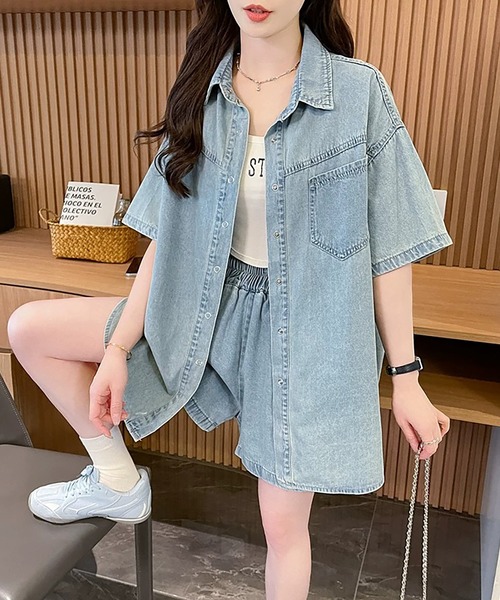 Girly Doll(ガーリードール)の「【セットアップ】オーバーサイズ半袖デニムシャツ&ショートパンツ(セットアップ・レディース・ライトブルー・L/M)」の4枚目の写真
