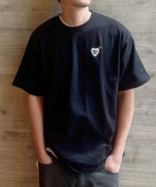 NILWAY(ニルウェイ)の「左胸ハート刺繍 2タイプ ショートスリーブ Tシャツ(Tシャツ/カットソー・メンズ・ホワイト系その他2/ブラック系その他/ブラック×ホワイト/ホワイト×ブルー/ホワイト系その他/ホワイト×レッド・LARGE/MEDIUM)」の8枚目の写真