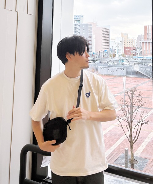 NILWAY(ニルウェイ)の「左胸ハート刺繍 2タイプ ショートスリーブ Tシャツ(Tシャツ/カットソー・メンズ・ホワイト系その他2/ブラック系その他/ブラック×ホワイト/ホワイト×ブルー/ホワイト系その他/ホワイト×レッド・LARGE/MEDIUM)」の13枚目の写真