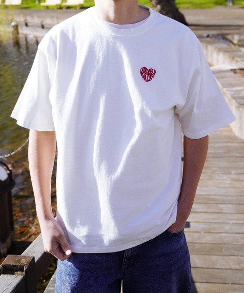NILWAY(ニルウェイ)の「左胸ハート刺繍 2タイプ ショートスリーブ Tシャツ(Tシャツ/カットソー・メンズ・ホワイト系その他2/ブラック系その他/ブラック×ホワイト/ホワイト×ブルー/ホワイト系その他/ホワイト×レッド・LARGE/MEDIUM)」の16枚目の写真