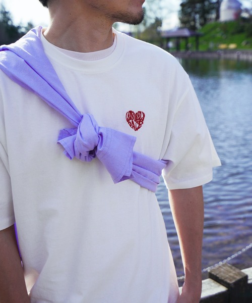 NILWAY(ニルウェイ)の「左胸ハート刺繍 2タイプ ショートスリーブ Tシャツ(Tシャツ/カットソー・メンズ・ホワイト系その他2/ブラック系その他/ブラック×ホワイト/ホワイト×ブルー/ホワイト系その他/ホワイト×レッド・LARGE/MEDIUM)」の19枚目の写真