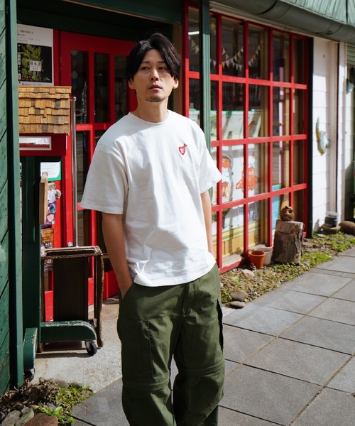 NILWAY(ニルウェイ)の「左胸ハート刺繍 2タイプ ショートスリーブ Tシャツ(Tシャツ/カットソー・メンズ・ホワイト系その他2/ブラック系その他/ブラック×ホワイト/ホワイト×ブルー/ホワイト系その他/ホワイト×レッド・LARGE/MEDIUM)」の21枚目の写真