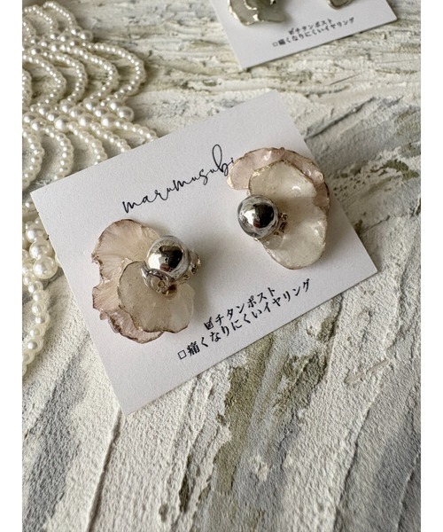 tone(トーン)の「【marumusubi】flowery.viola lineピアス(MA)(ピアス(両耳用)・レディース・ブルー/ピンク/ホワイト・FREE)」の1枚目の写真