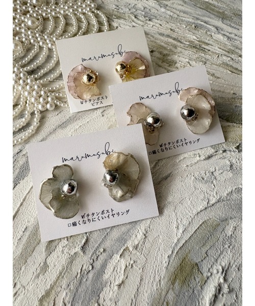 tone(トーン)の「【marumusubi】flowery.viola lineピアス(MA)(ピアス(両耳用)・レディース・ブルー/ピンク/ホワイト・FREE)」の4枚目の写真