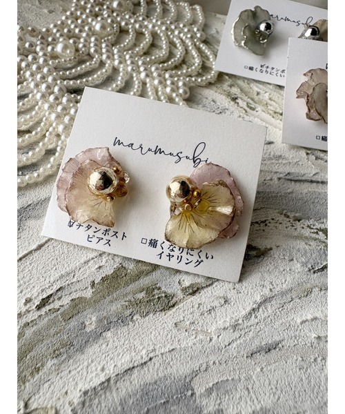 tone(トーン)の「【marumusubi】flowery.viola lineピアス(MA)(ピアス(両耳用)・レディース・ブルー/ピンク/ホワイト・FREE)」の5枚目の写真