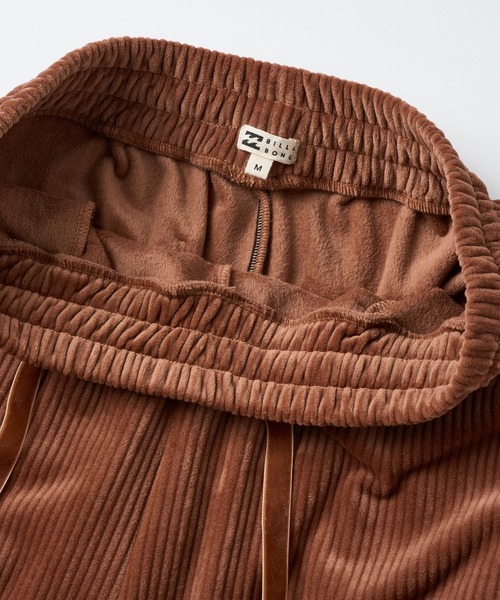 BILLABONG(ビラボン)の「BILLABONG ウィメンズ CUT VELOR WIDE LONG PANTS ロングパンツ 【2026年秋冬モデル】/ビラボンベロアロングパンツ(その他パンツ・レディース・ブルー系その他/ブラウン系その他/ブラック・MEDIUM)」の4枚目の写真