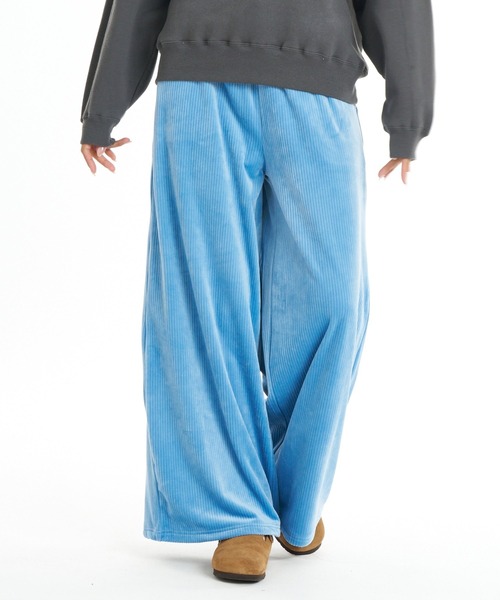 BILLABONG(ビラボン)の「BILLABONG ウィメンズ CUT VELOR WIDE LONG PANTS ロングパンツ 【2026年秋冬モデル】/ビラボンベロアロングパンツ(その他パンツ・レディース・ブルー系その他/ブラウン系その他/ブラック・MEDIUM)」の5枚目の写真