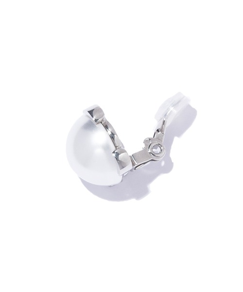 IRIS47(イリスフォーセブン)の「【IRIS 47】contour earring S/コントアー イヤリング S パール(イヤリング・レディース・ゴールド/シルバー・S)」の6枚目の写真