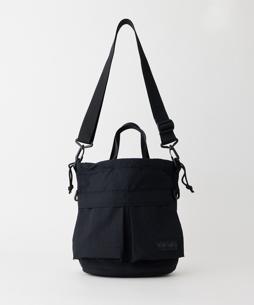 WILD THINGS(ワイルドシングス)の「ショルダーとハンドバッグの2WAY【WILD THINGS】SQUEEZE SHOULDER リップストップナイロン 巾着ショルダーバッグ(ショルダーバッグ・レディース・ブラック/ベージュ/カーキ・ONE SIZE)」の1枚目の写真