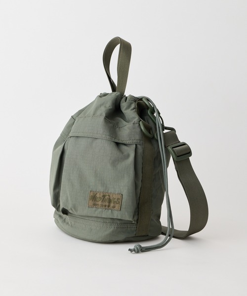 WILD THINGS(ワイルドシングス)の「ショルダーとハンドバッグの2WAY【WILD THINGS】SQUEEZE SHOULDER リップストップナイロン 巾着ショルダーバッグ(ショルダーバッグ・レディース・ブラック/ベージュ/カーキ・ONE SIZE)」の5枚目の写真