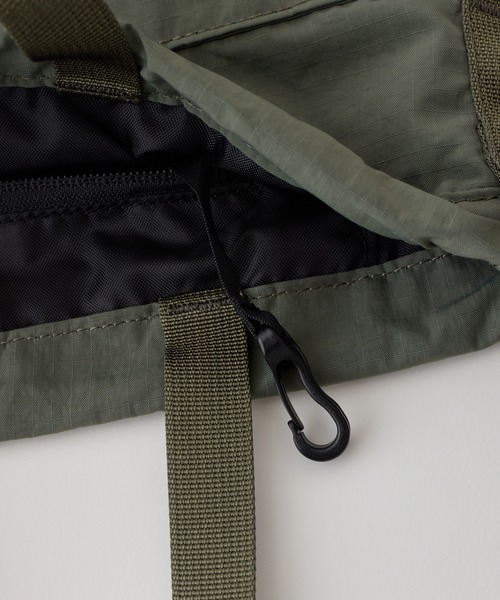 WILD THINGS(ワイルドシングス)の「ショルダーとハンドバッグの2WAY【WILD THINGS】SQUEEZE SHOULDER リップストップナイロン 巾着ショルダーバッグ(ショルダーバッグ・レディース・ブラック/ベージュ/カーキ・ONE SIZE)」の17枚目の写真