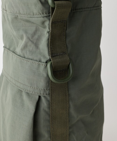 WILD THINGS(ワイルドシングス)の「ショルダーとハンドバッグの2WAY【WILD THINGS】SQUEEZE SHOULDER リップストップナイロン 巾着ショルダーバッグ(ショルダーバッグ・レディース・ブラック/ベージュ/カーキ・ONE SIZE)」の11枚目の写真