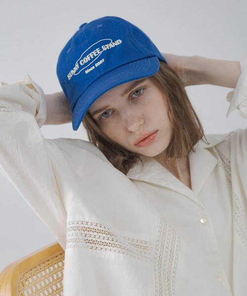 URBAN RESEARCH Sonny Label（アーバンリサーチサニーレーベル）の「エンブロイダリーロゴキャップ（キャップ・レディース・バーガンディー/ネイビー/ブルー・ONE）」の3枚目の写真